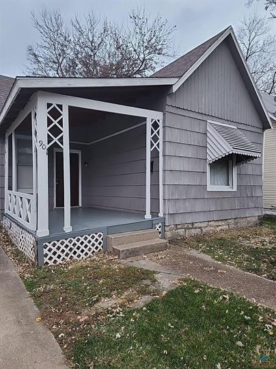 property at 907 E Broadway Blvd