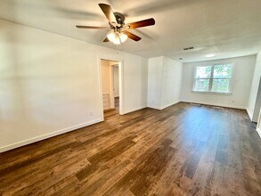 2009 49th St in Lubbock, TX - Building Photo - Building Photo