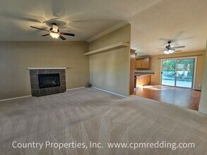 4982 Tralee Ln in Redding, CA - Building Photo - Building Photo