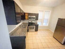 1456 N Western Ave, Unit 1 in Chicago, IL - Building Photo
