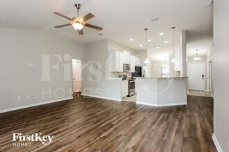 86221 Vegas Blvd in Yulee, FL - Foto de edificio - Building Photo