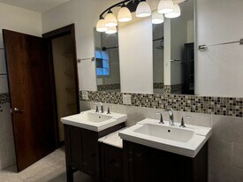 1906 E Webster Pl, Unit 1906 E Webster in Milwaukee, WI - Building Photo