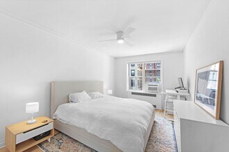 210-218 W 19th St in New York, NY - Building Photo - Building Photo