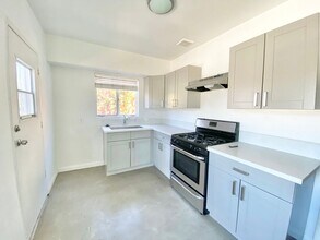 2727 Phelps Ave in Los Angeles, CA - Building Photo - Building Photo