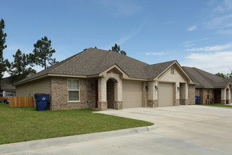 Oakview Apartments in Fort Smith, AR - Building Photo - Building Photo