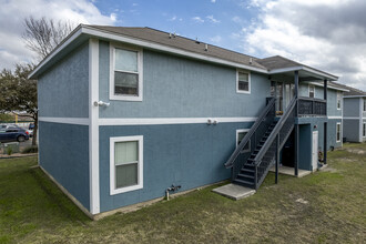 Judson Meadow in San Antonio, TX - Building Photo - Building Photo