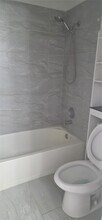 900 NE 209th Terrace in Miami, FL - Building Photo - Building Photo
