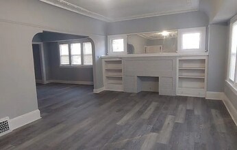 2875 N 50th St in Milwaukee, WI - Foto de edificio - Building Photo