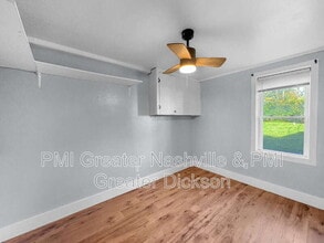 212.5 West End Ave in Dickson, TN - Building Photo - Building Photo