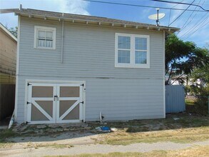 5113 Avenue O 1/2 in Galveston, TX - Building Photo - Building Photo