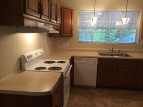 2557 Wheeless Rd in Augusta, GA - Foto de edificio - Building Photo