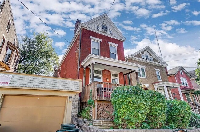 2364 Victor St in Cincinnati, OH - Building Photo - Building Photo