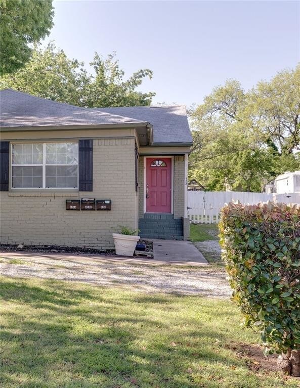 422 E Worth St in Grapevine, TX - Building Photo - Building Photo