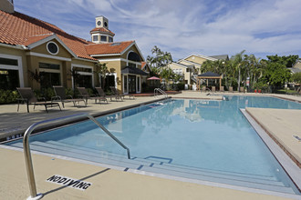 THE RETREAT AT VISTA LAKE in Ft. Myers, FL - Building Photo - Building Photo