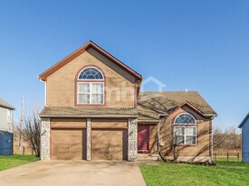 713 Derby St in Raymore, MO - Building Photo