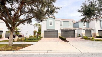 1900 Garden Sage Dr in Oviedo, FL - Building Photo