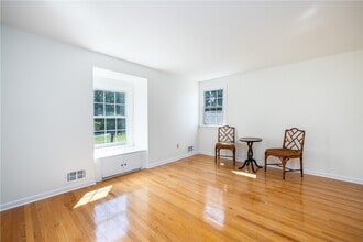 460 Stone Rd in Pittsford, NY - Building Photo - Building Photo