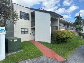8879 Fontainebleau Blvd, Unit 206 in Miami, FL - Building Photo