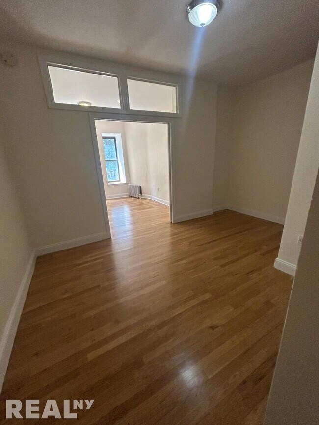 229-231 E 12th St-Unit -25 in New York, NY - Building Photo - Building Photo