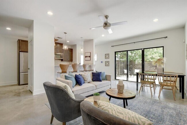 property at 2101 Montopolis Dr