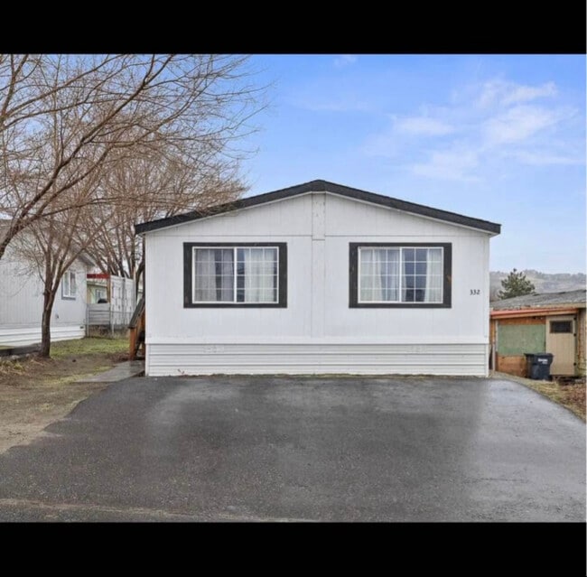 332 Buckwheat Ct in West Richland, WA - Building Photo - Building Photo