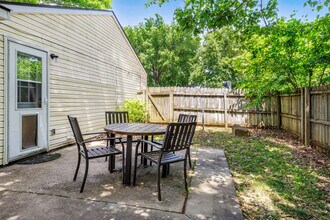 3191 W Oakfield St in Fayetteville, AR - Building Photo - Building Photo