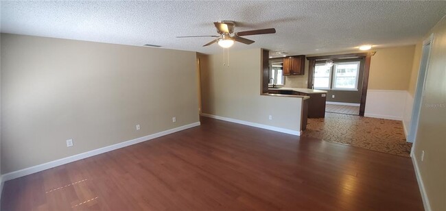2848 E Mark Dr in Sarasota, FL - Building Photo - Building Photo