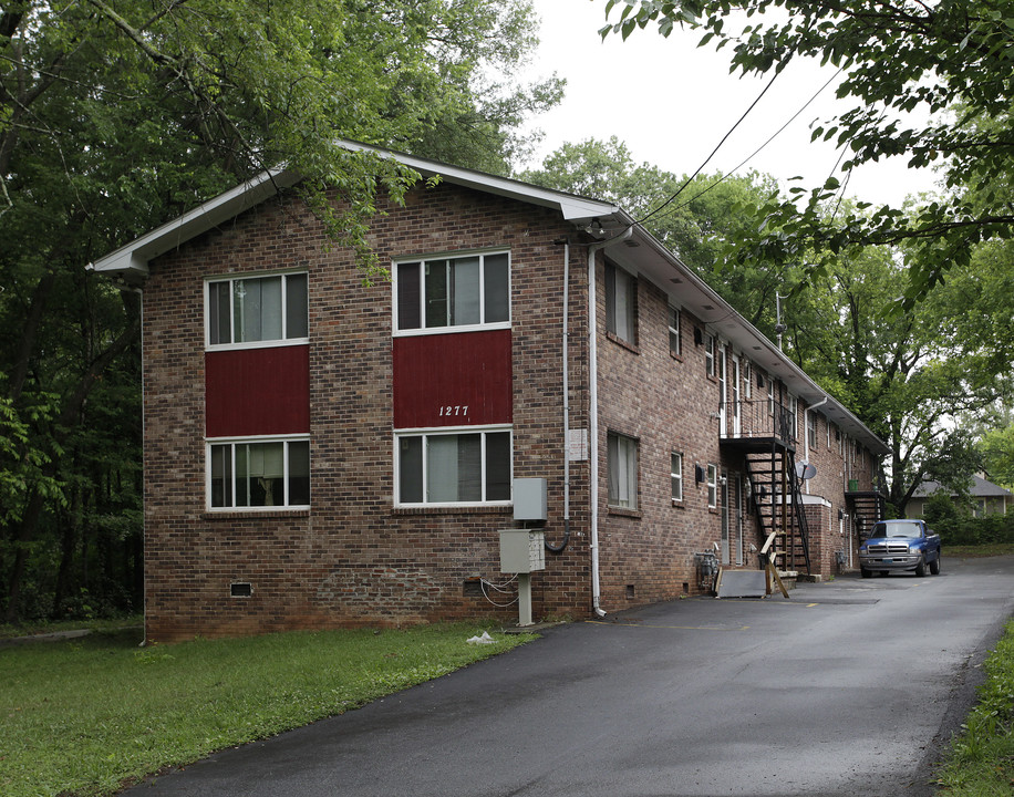 1277 SW Greenwich St in Atlanta, GA - Foto de edificio