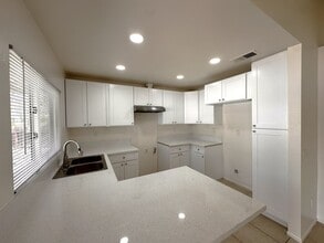 28638 Strathmore Rd in Highland, CA - Building Photo - Building Photo