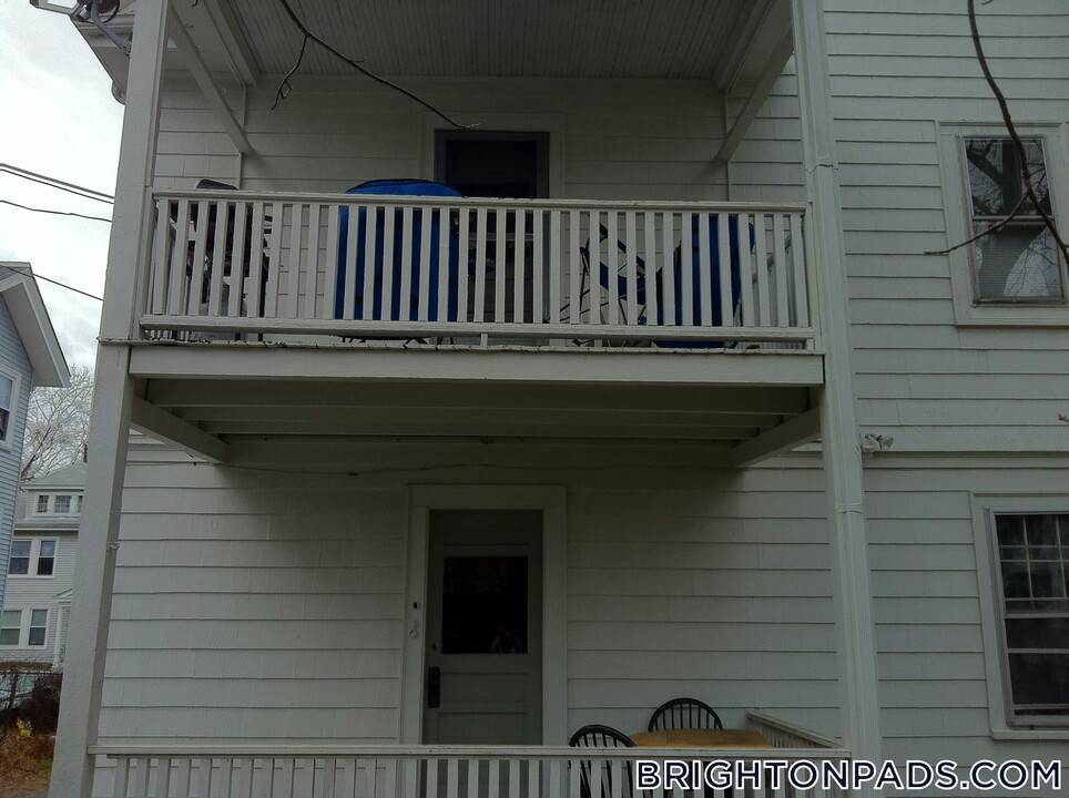 29 Gerald Rd in Boston, MA - Building Photo