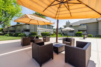 River Run in Vacaville, CA - Foto de edificio - Building Photo