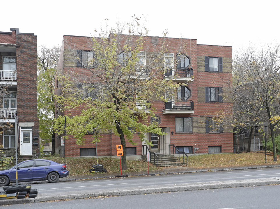 2560 Pie-IX in Montréal, QC - Building Photo