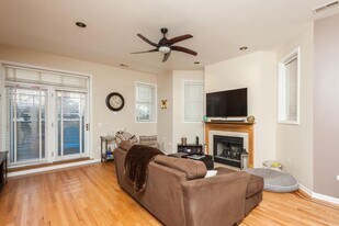 4124 N Kenmore Ave in Chicago, IL - Building Photo