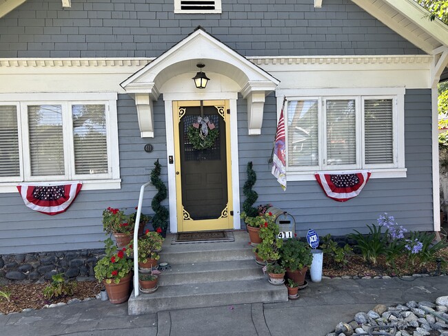 property at 411 N 8th Ave