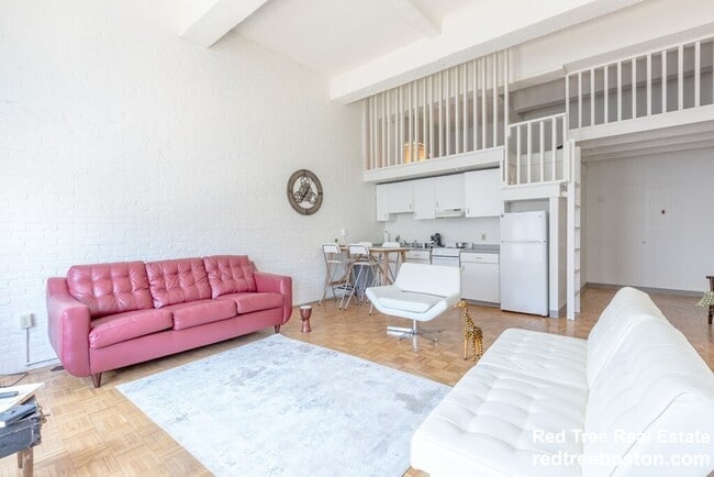 61 Brookline Ave, Unit 214 in Boston, MA - Building Photo - Building Photo