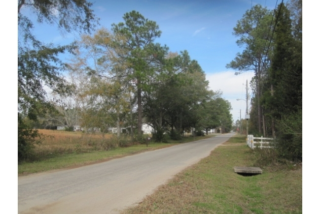 1261 Plum Cir in Chipley, FL - Foto de edificio - Other