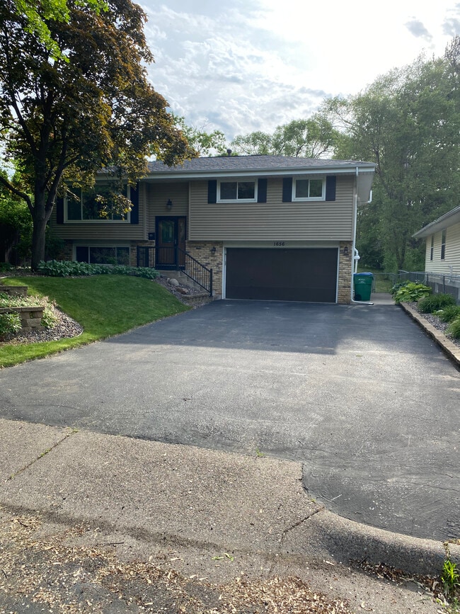 property at 1656 Alabama Ave S