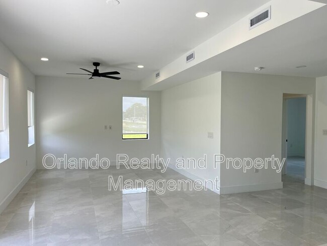 6201 Chorus Dr in Mascotte, FL - Building Photo - Building Photo