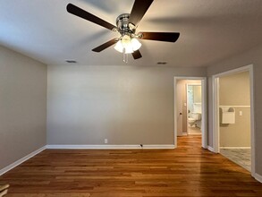 915 S Turner Ave in Tyler, TX - Building Photo - Building Photo