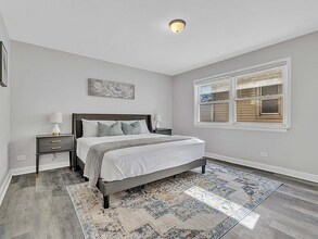 7 Division St in Oak Park, IL - Foto de edificio - Building Photo