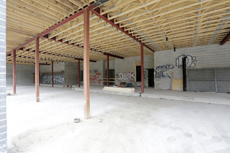 1649 W Grand Ave in Chicago, IL - Building Photo - Interior Photo