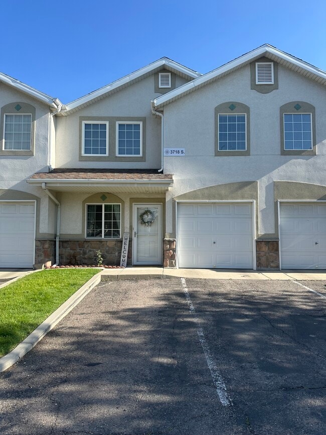 3718 Raphael Ct