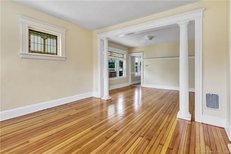 37 Avon St in Stratford, CT - Building Photo - Building Photo