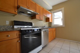 6 Haskell St, Unit 1d in Boston, MA - Building Photo