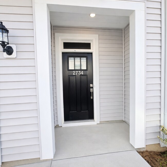 2734 Lehigh Rd in Charlotte, NC - Foto de edificio - Building Photo