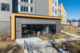 Apartments and Townhomes at Sam Rodgers Place in Kansas City, MO - Building Photo - Building Photo