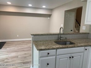 248 Larchwood Ct in Howell, NJ - Building Photo - Building Photo