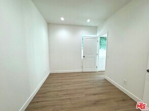 1955 Bonsallo Ave in Los Angeles, CA - Building Photo - Building Photo