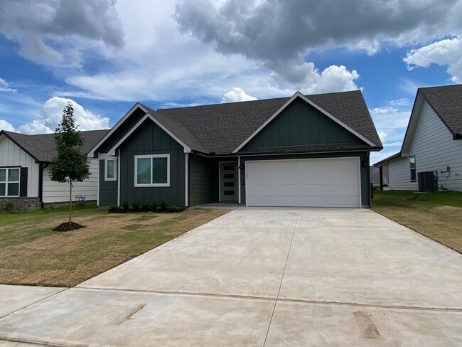 3901 E Montpelier St in Broken Arrow, OK - Building Photo - Building Photo