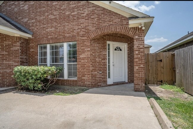 property at 1122 Ryon St